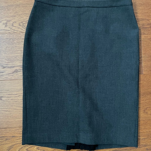 3 for $15 Dark academia Ann Taylor skirt with lace insert 6 - Picture 2 of 7